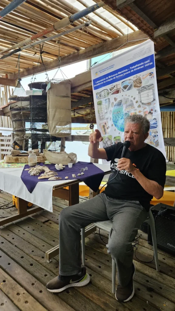 Grupo em visita à fazenda marinha do Ostra Xperience