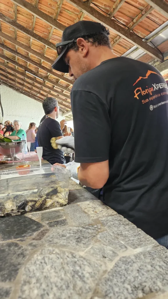Grupo em visita à fazenda marinha do Ostra Xperience